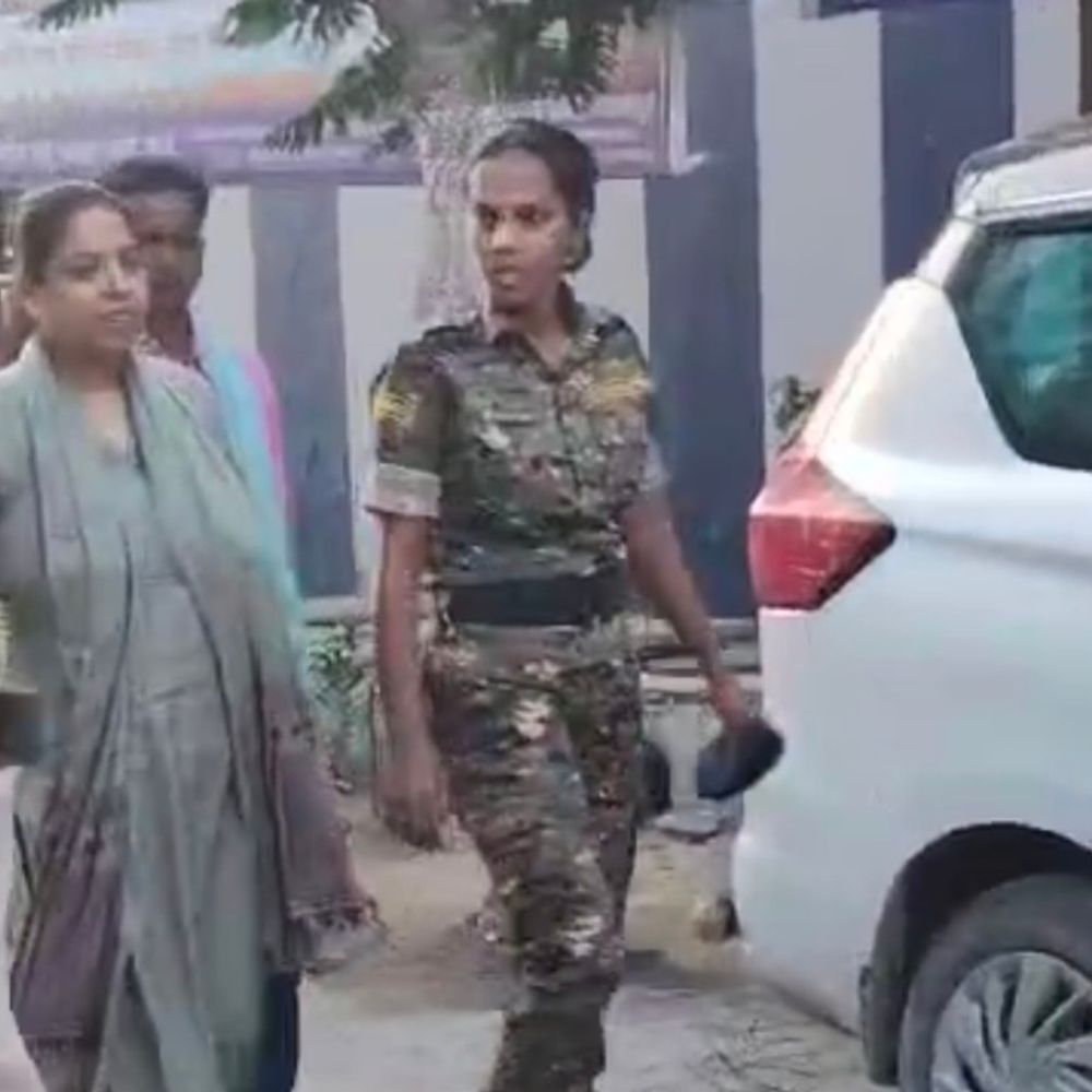 नौकरी के नाम पर 51 लाख की ठगी:मोतिहारी की महिला कर्मचारी भागलपुर से गिरफ्तार, बैंक में नौकरी का झांसा देकर ठगी