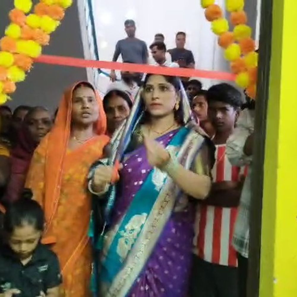 ग्रामीण क्षेत्र में डिजिटल शिक्षा का नया दौर:पारू खास के मोहब्बतपुर पंचायत में लाइब्रेरी और कंप्यूटर क्लास शुरू