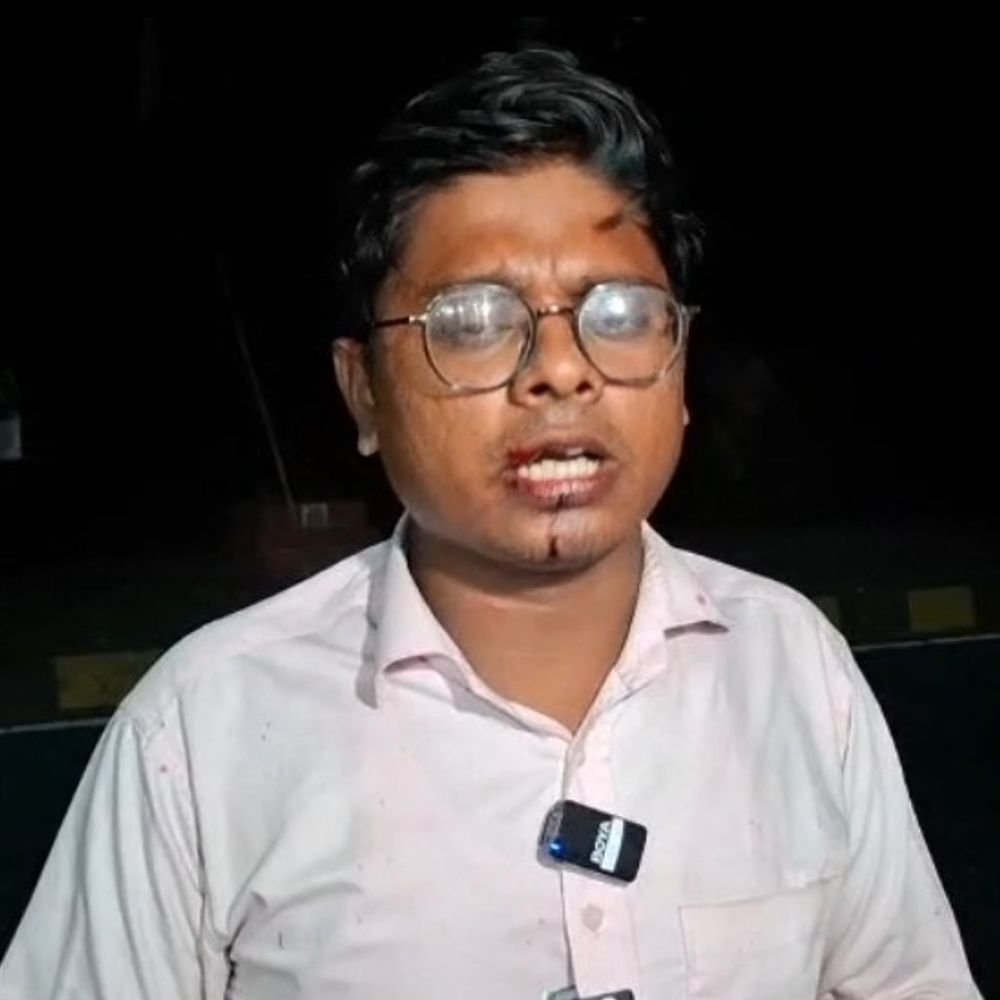 अररिया में पत्रकार पर हमला, 3 दांत टूटे:3 बदमाशों ने मारपीट कर मोबाइल-पर्स लूटा, कार्यक्रम की कवरेज करने के बाद लौट रहे थे