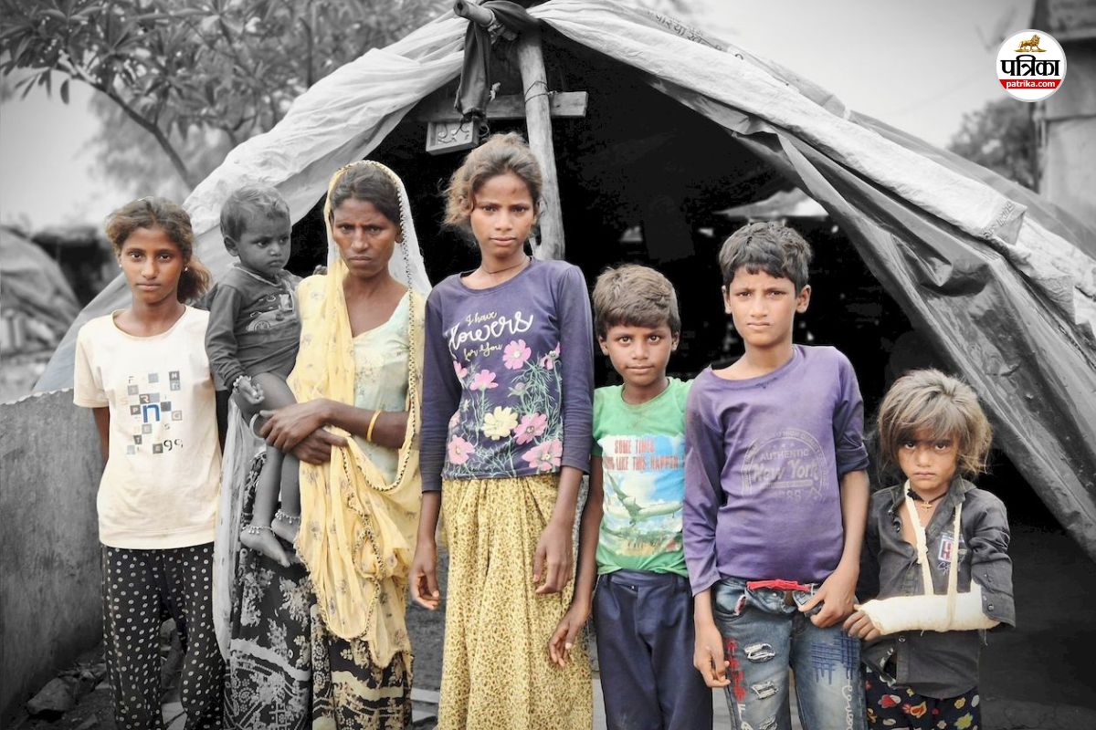 Human Angle Story : भूख-बेबसी के बीच ‘काली’ को नहीं पता, क्या होते हैं सरकारी दस्तावेज? 8 बच्चों की मां खा रही ठोकरें