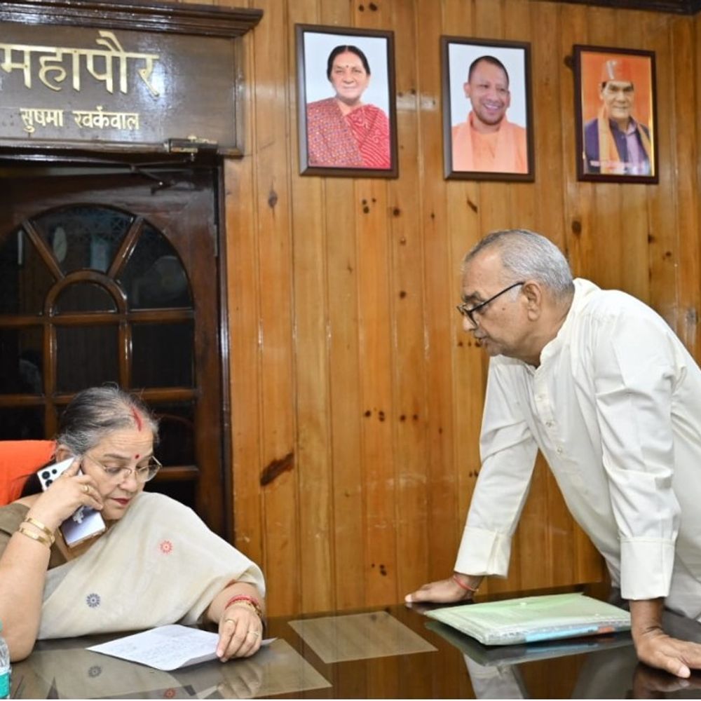 लखनऊ में मेयर और नगर आयुक्त में विवाद:दो साल के कार्यकाल के बाद पहली बार मुख्यालय पर अब मेयर लगा रहीं जनता दरबार