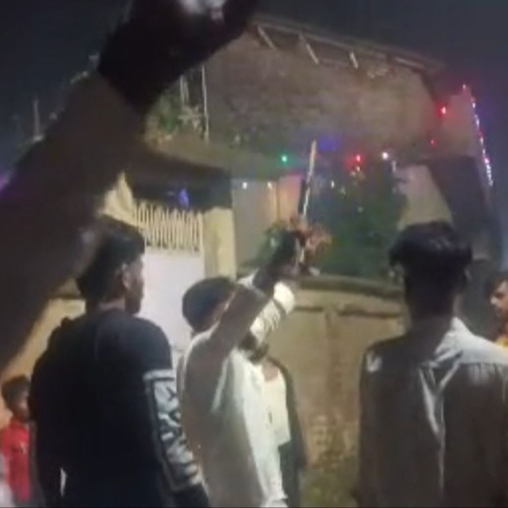 अवैध हथियार से फायरिंग करने वाला युवक गिरफ्तार:भागलपुर में वीडियो वायरल हुआ था, घर से कट्टा के साथ पुलिस ने पकड़ा