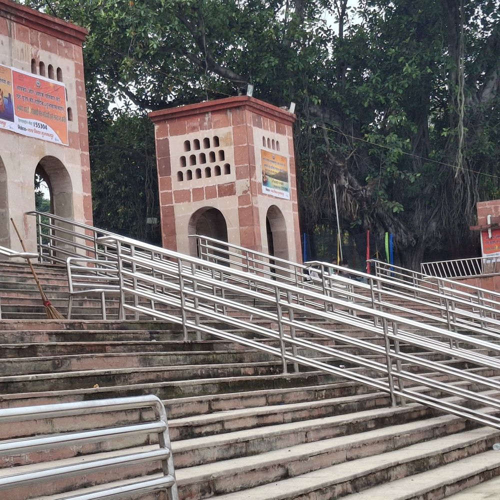 मुजफ्फरपुर में छठ पर विशेष सुरक्षा, कंट्रोल रूम बनाए:शहर में दो दिनों तक भारी वाहनों की एंट्री बैन, 68 मजिस्ट्रेट किए गए तैनात; घाटों पर आकर्षक सजावट