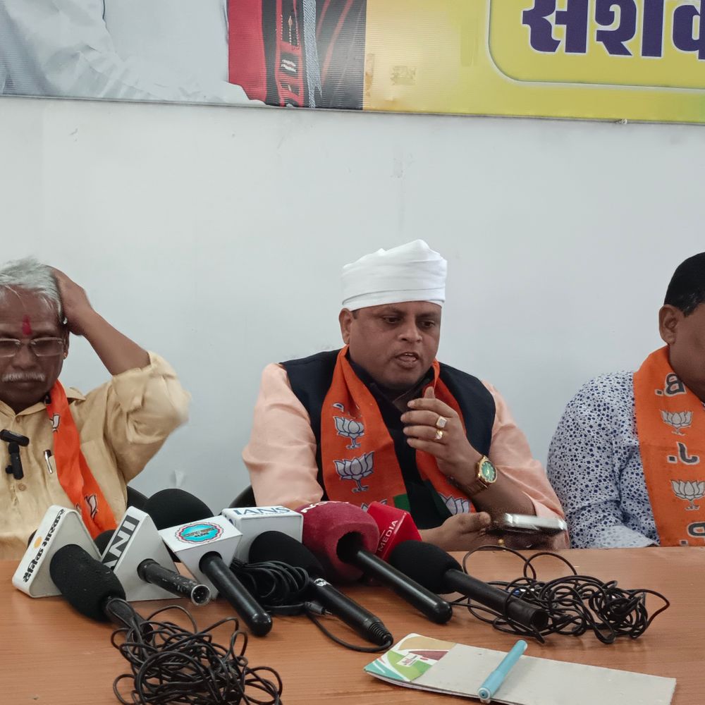 डूंगरपुर में टीएडी मंत्री बाबूलाल खराड़ी का दौरा:पुलिस कस्टडी में युवकी मौत पर बोले-मुआवजा पुलिस ने दिया, सरकार ने कोई राशि नहीं दी