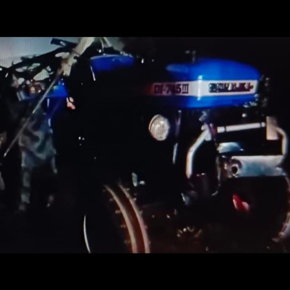 गभाना में ट्रक-ट्रैक्टर टक्कर से चालक की मौत:चालक मौके से फरार, जांच में जुटी पुलिस