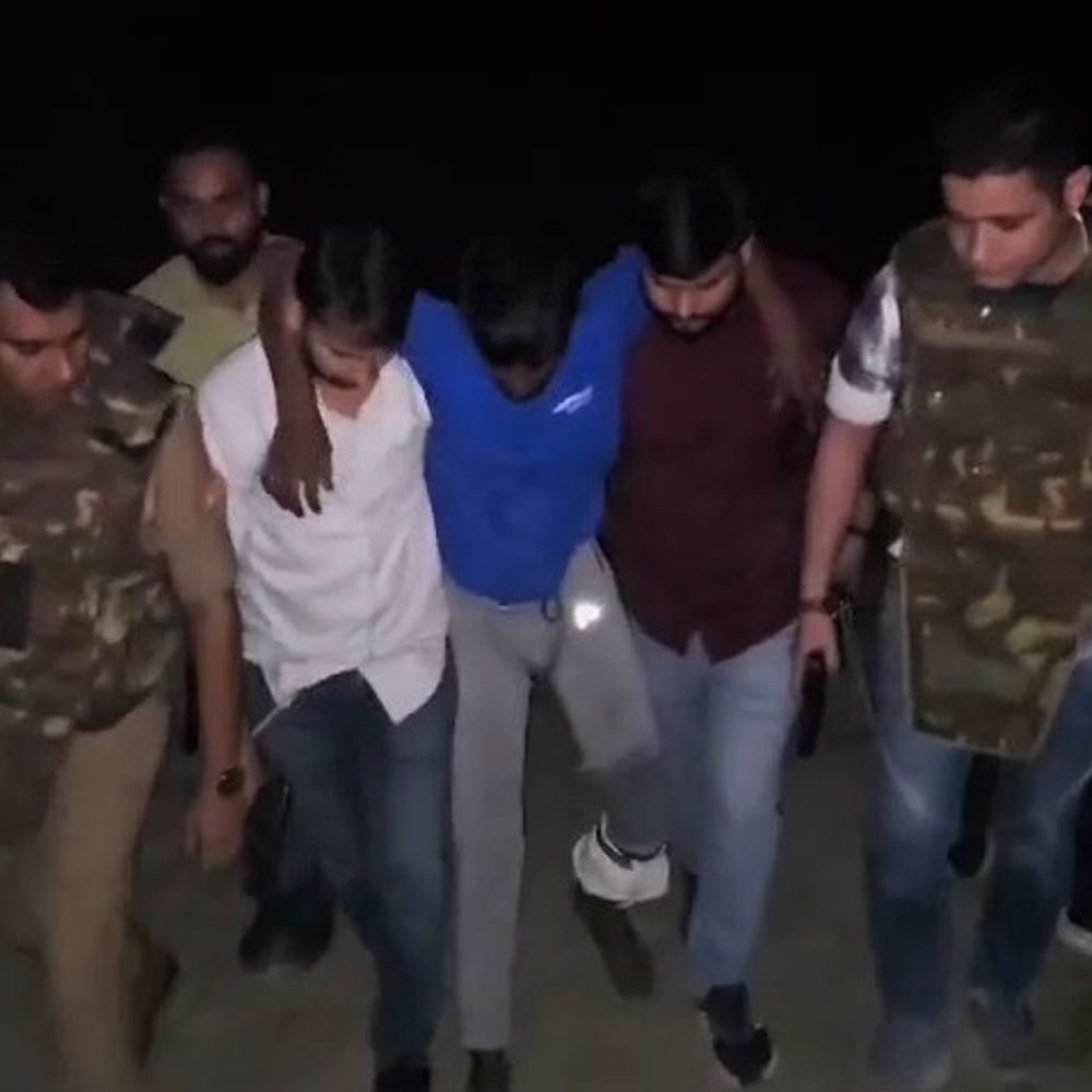 पुलिस मुठभेड़ में 25 हजार का इनामी घायल:फर्रुखाबाद में एसओजी व पुलिस की घेराबंदी पर आरोपी ने की फायरिंग