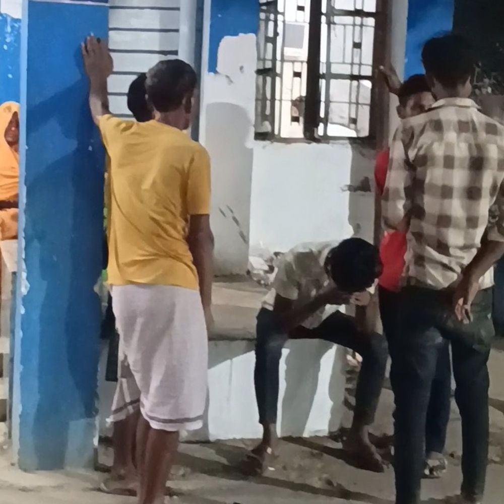 समस्तीपुर-रोसड़ा मुख्य मार्ग पर सड़क हादसा:राजमिस्त्री की मौत, सहयोगी घायल; काम खत्म होने के बाद घर लौट रहे थे, अज्ञात वाहन ने रौंदा