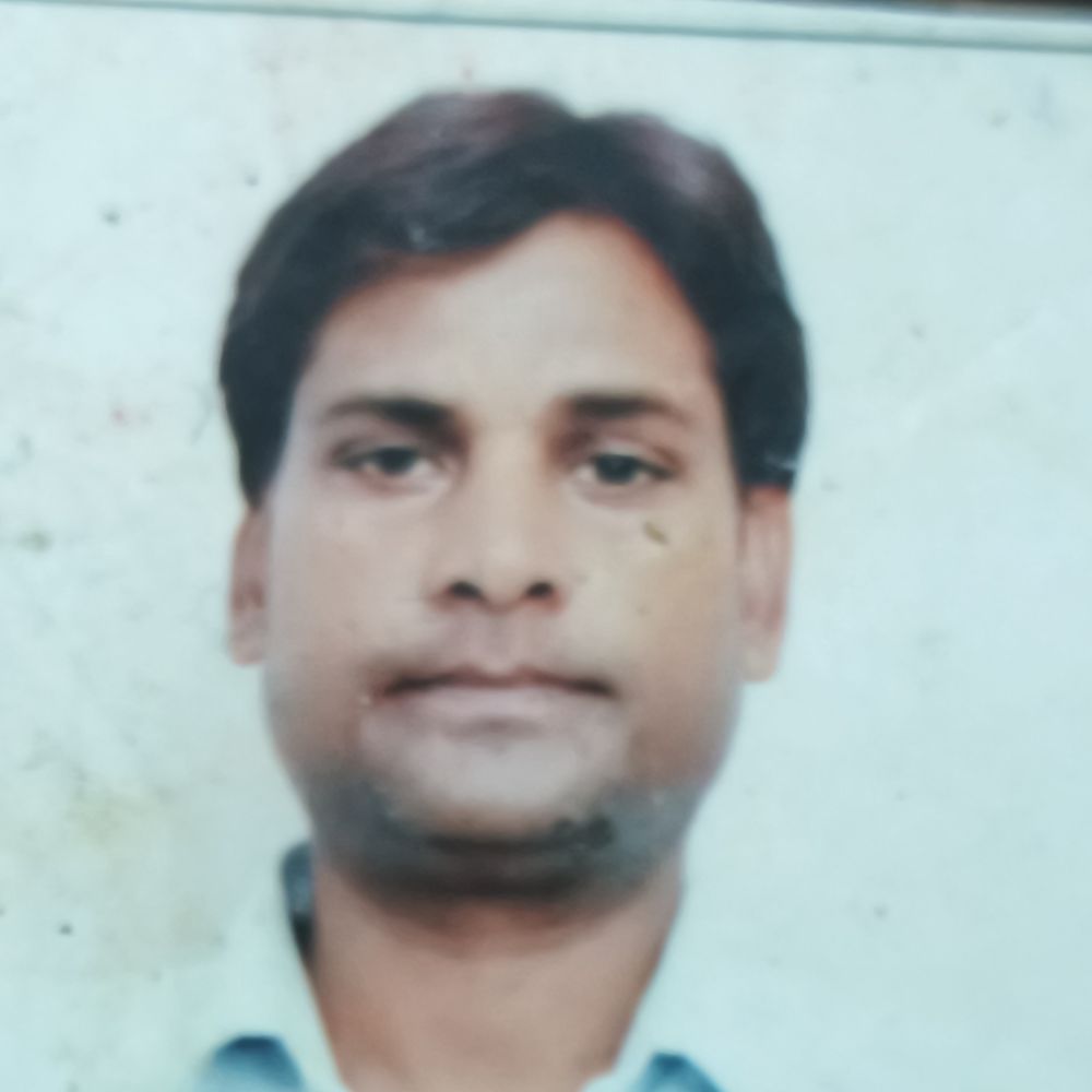 मेरठ में बाइक सवार की पोल से टकराकर मौत:बिजनौर के मोहल्ला इमामबाड़ा का निवासी, पुलिस ने शव को पोस्टमॉर्टम के लिए भेजा