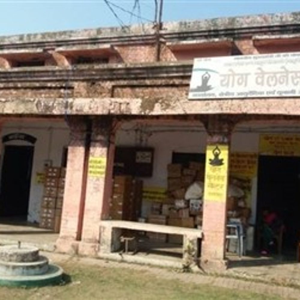 डेढ़ वर्ष पूर्व छह अस्पतालों के लिए भूमि चयनित:बलरामपुर में मरीजों और डॉक्टरों को हो रही कठिनाई, जमीन चिन्हित, निर्माण शुरू नहीं