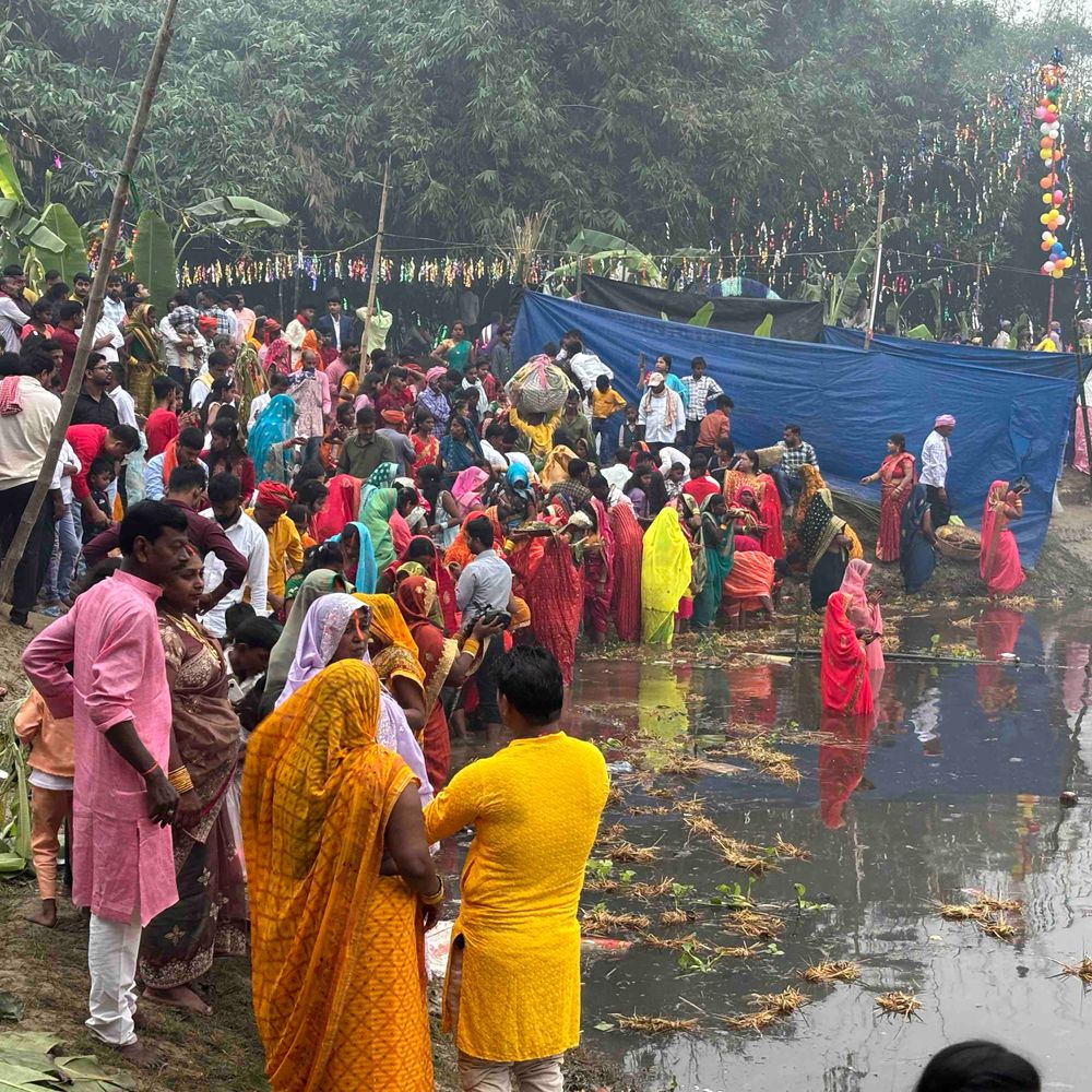 छठ महापर्व उगते सूर्य को अर्घ्य के साथ संपन्न:मोतिहारी में श्रद्धालुओं ने की सुख-समृद्धि की कामना