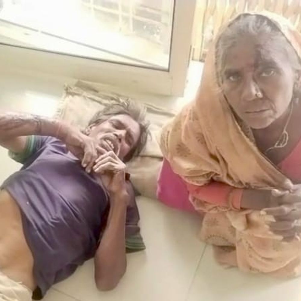 शिवपुरी में दलित परिवार को खेत में पीटा:बुजुर्ग दंपति के साथ मारपीट, बहू की साड़ी फाड़ी, मूंगफली की फसल में भैंस चराने को लेकर हुआ विवाद