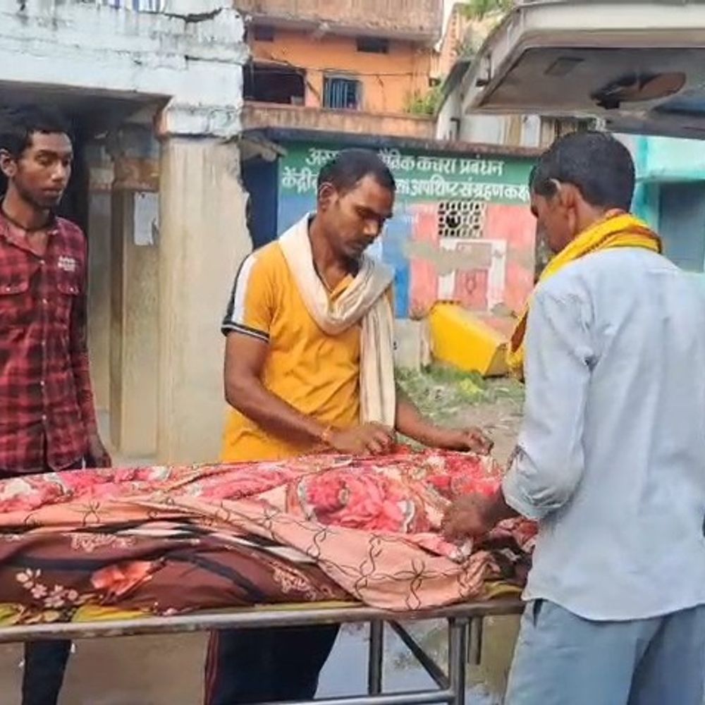 सांप के डंसने से मजदूर की मौत:झाड़फूंक के चक्कर में फंसे रहे परिजन, अस्पताल पहुंचने से पहले तोड़ा दम