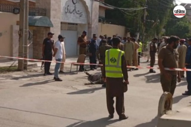 जुमे की नमाज के दौरान मस्जिद पर आतंकी हमला, पाकिस्तान में 3 लोगों की मौत
