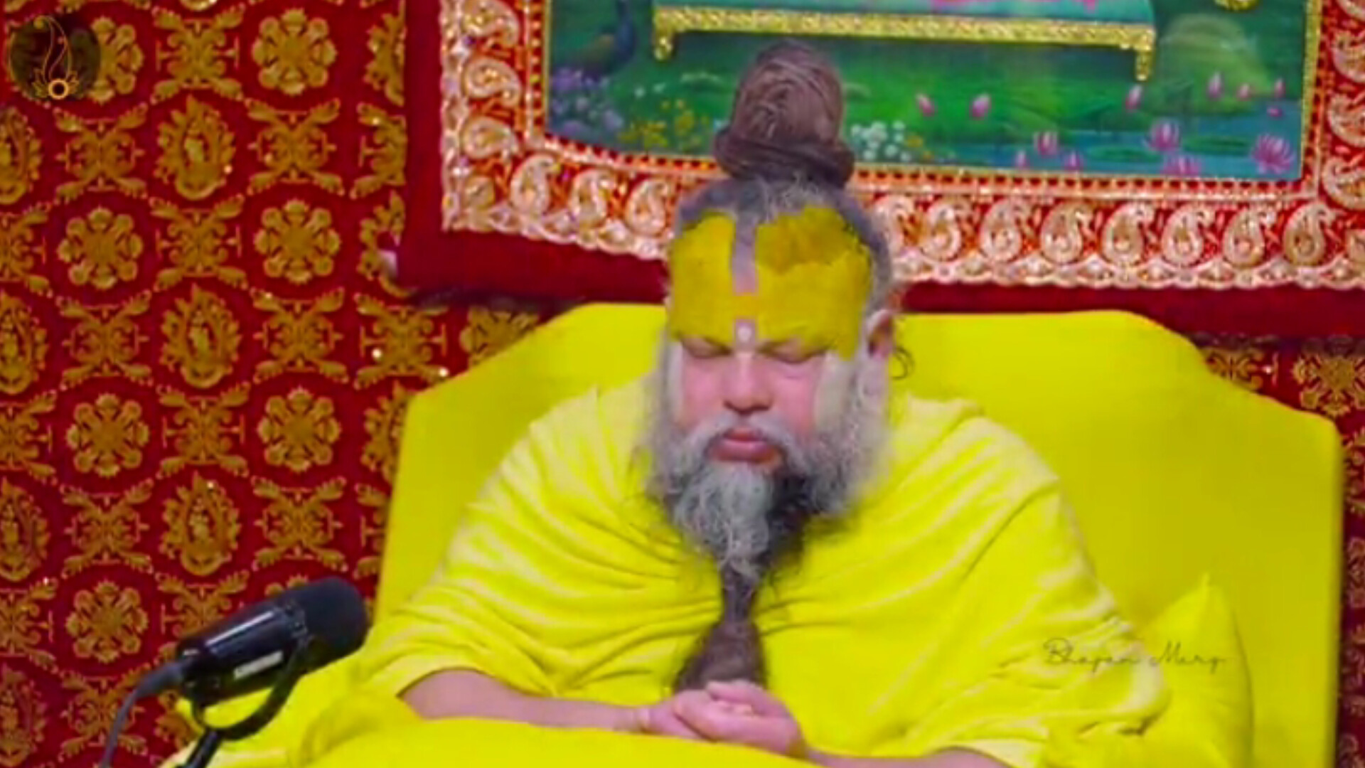 Sant Premanand Maharaj: प्रेमानंद महाराज के लिए मुस्लिम युवाओं में आस्था, दरगाह में चादर चढ़ा मांगी दुआ