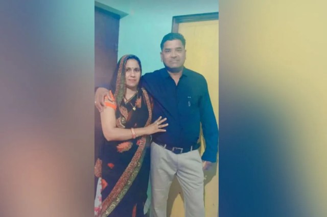 26 महीने से लापता पति की सलामती के लिए रखती हैं करवा चौथ का व्रत, भावुक कर देगी मनोज देवी की कहानी