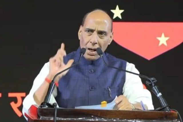 जैसलमेर में गरजे राजनाथ सिंह, कहा- पाकिस्तान को मिला करारा जवाब, आज जाएंगे तनोट और लोंगेवाला