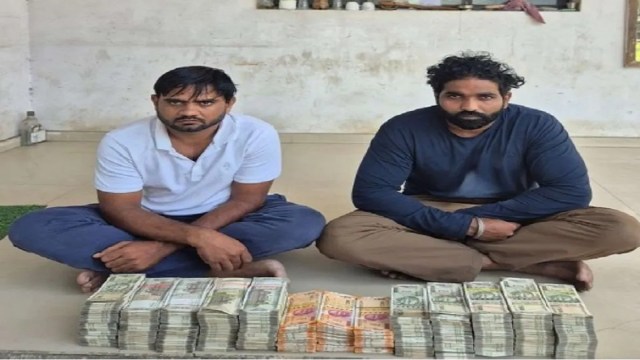 रामोल पुलिस ने 50 लाख की नकदी साथ दो को पकड़ा