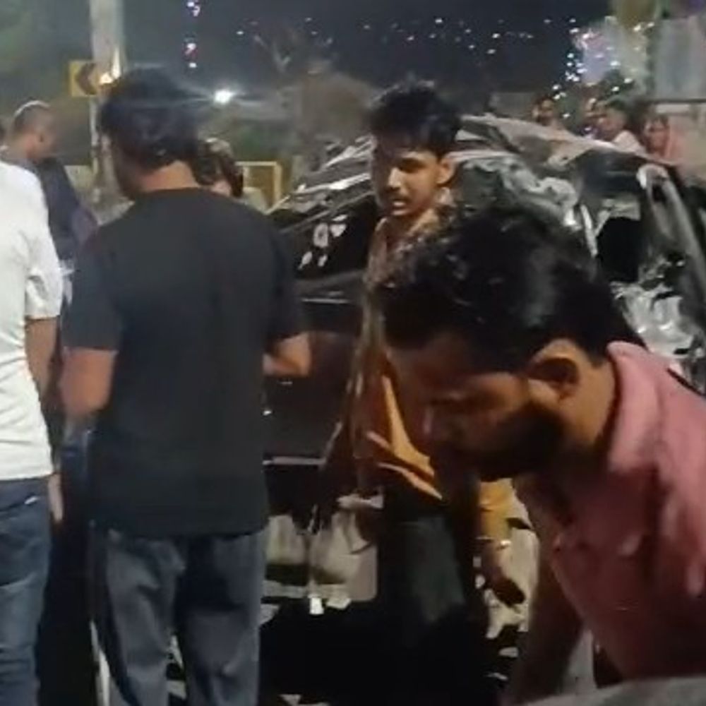 पीलीभीत में सड़क हादसा, एक की मौत:कार पलटने से भाई दूज पर ससुराल आए युवक की जान गई, छह घायल