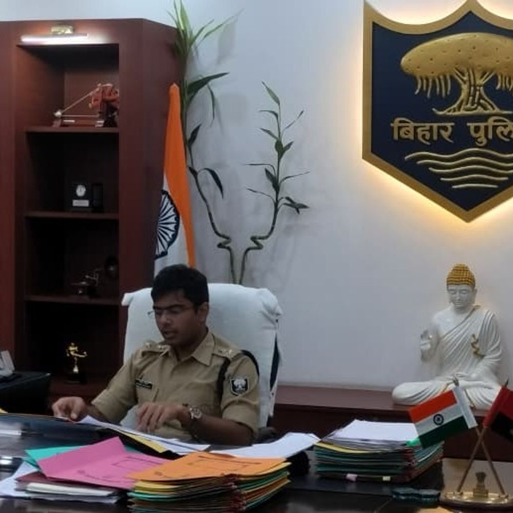कटिहार SP ने की मासिक अपराध गोष्ठी:दीपावली, छठ और चुनाव को लेकर अलर्ट रहने के दिए निर्देश