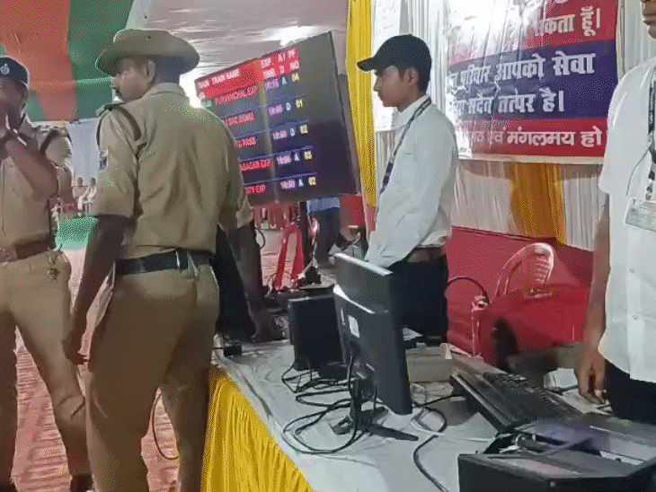 भीड़ कंट्रोल के लिए बनाया गया होल्डिंग एरिया:समस्तीपुर जंक्शन पर आरपीएफ की तैनाती; अस्थाई पूछताछ केंद्र, टिकट काउंटर भी खोले गए