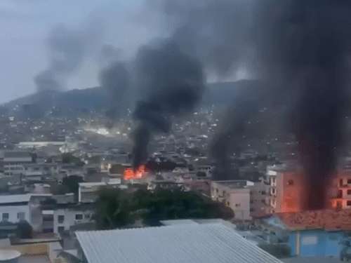 ब्राजील में पुलिस का ड्रग माफियों के खिलाफ ऑपरेशन:4 पुलिसकर्मियों समेत 64 की मौत; माफिया ने ड्रोन से बम गिराए