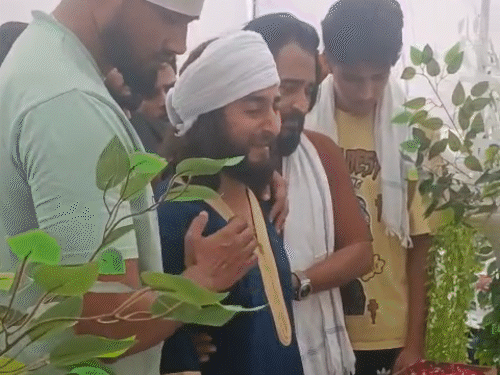 पंजाबी सिंगर खान साब के पिता को अंतिम विदाई:थोड़ी देर में सुपुर्द ए खाक होंगे; पत्नी के निधन के सदमे में हार्ट अटैक हुआ था