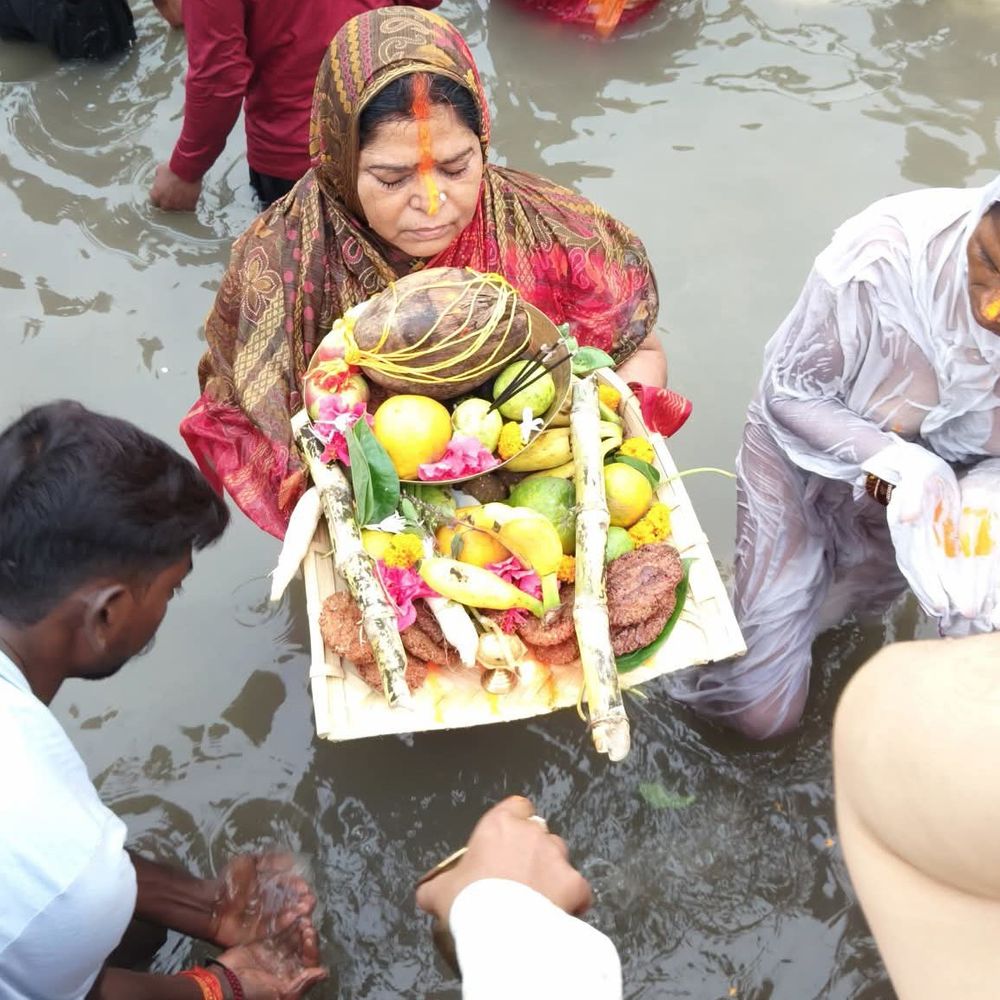 शेखपुरा में व्रतियों ने उगते सूर्य को अर्घ्य दिया:छठ महापर्व संपन्न, 70 घाटों पर पुलिस-मजिस्ट्रेट रहे तैनात; SP-DDC भी शामिल