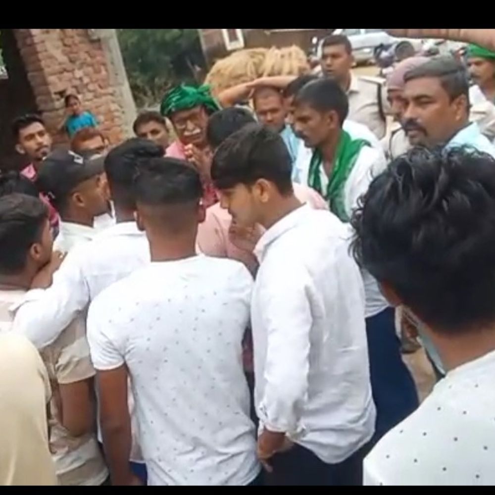 जहानाबाद में विधायक को गांव में घुसने से रोका:ग्रामीण बोले- पहले 5 साल का हिसाब दो, घोसी के भाकपा (माले) विधायक रामबली यादव का विरोध