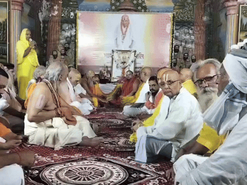 हनुमान की अर्चना और श्रृंगार में लीन रहे महंत सियाशरण:हनुमत निवास के वयोवृद्ध महंत को संतों ने दी श्रद्धांजलि,योग्य उत्तराधिकारी चुनने के लिए सराहे गए