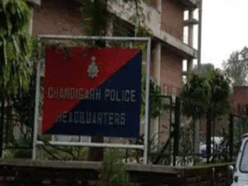 चंडीगढ़ पुलिस का रिटायर मुलाजिमों को फरमान:किसी भी समय पेंशन मुद्दों को लेकर न आए, काम होता है प्रभावित, समय तय किया