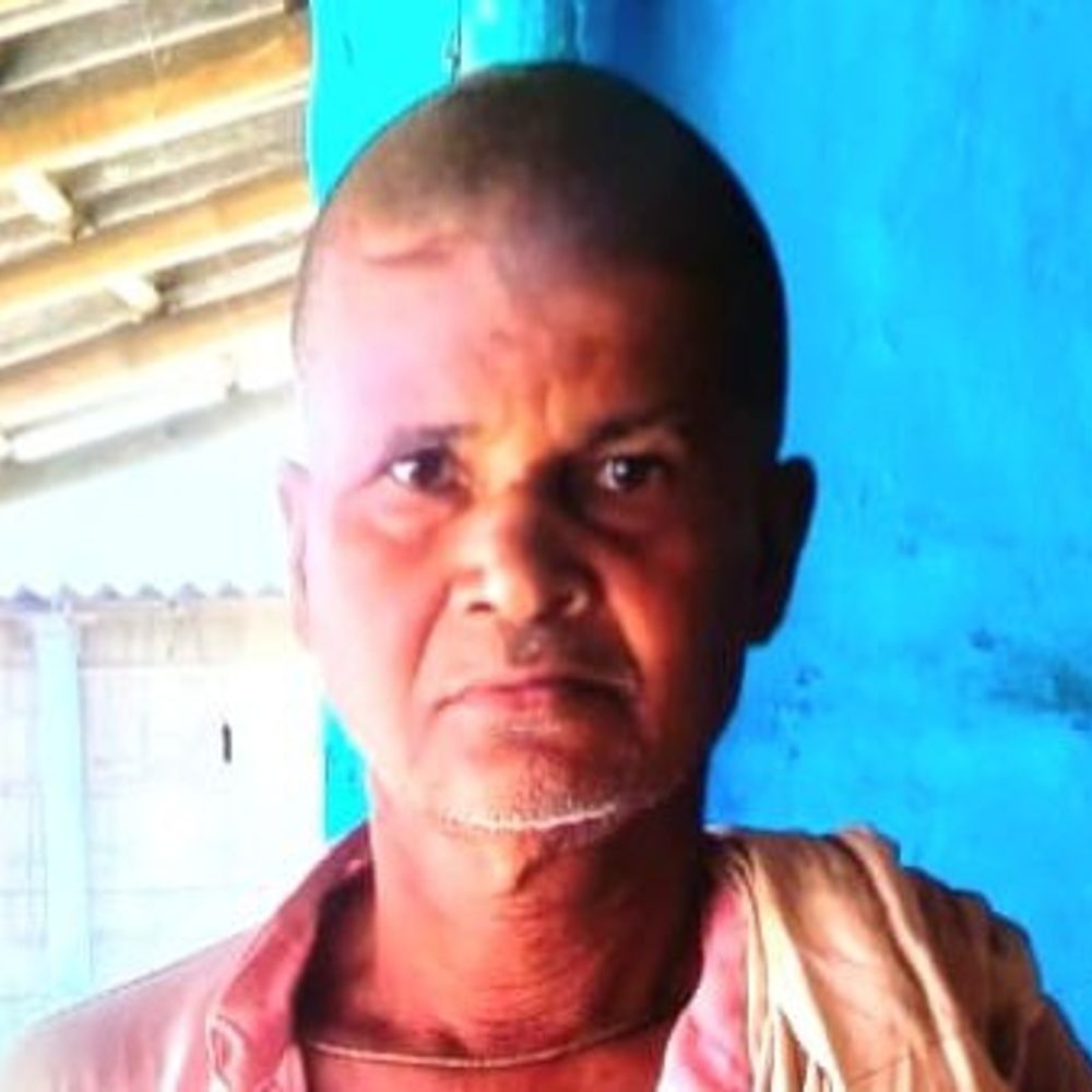 सहरसा में किसान का मिला सिर कटा शव:परिजन बोले घास लाने गए थे, घर से 500 मीटर दूर मिली लाश