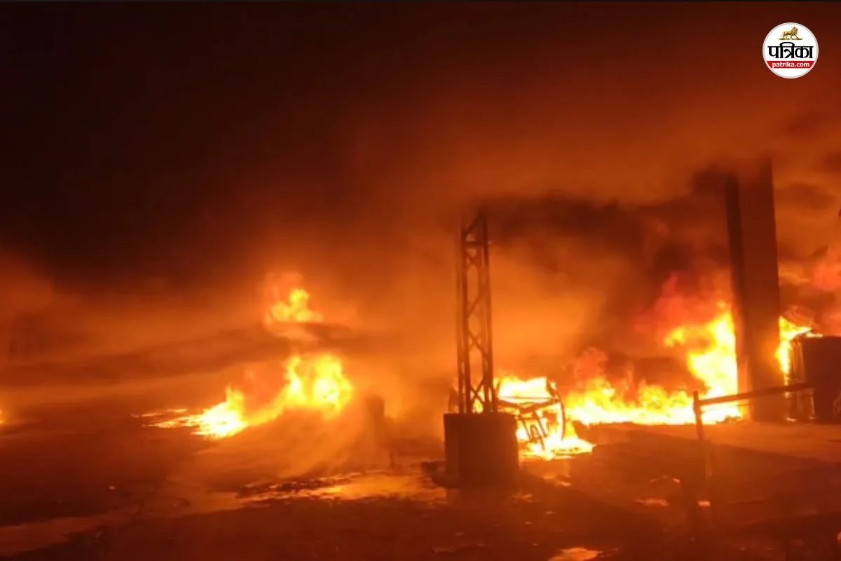 एमपी में धार के प्राचीन मंदिर में लगाई आग, भक्तों में पसरा आक्रोश