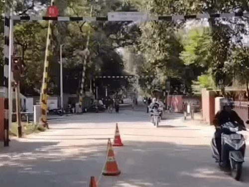 दिल्ली में कृत्रिम बारिश का परिक्षण सफल:कर्नाटका के बाद अब दिल्ली में 28 के बाद होगी वर्षा, बादल छाने का इंतजार