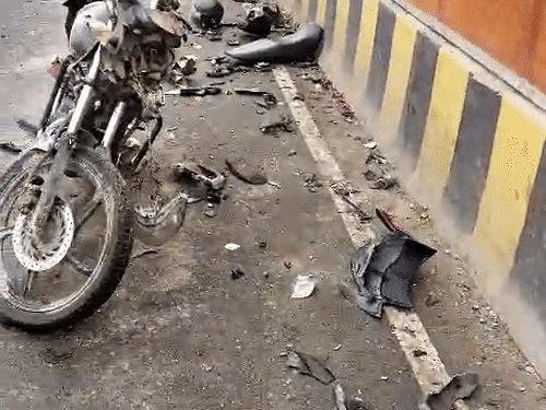 मौत बनकर दौड़ी सफारी का माफिया कनेक्शन:प्रयागराज में हादसे के वक्त मरियाडीह गांव का युवक कर रहा था ड्राइव, कभी अतीक का गढ़ रहा