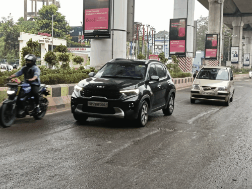 बारिश से गिर रहा तापमान, कल भी नहीं निकलेगी धूप:मोंथा-अरब सागर के साइक्लोन का शहर में दिख रहा असर, ठंड ने दी दस्तक