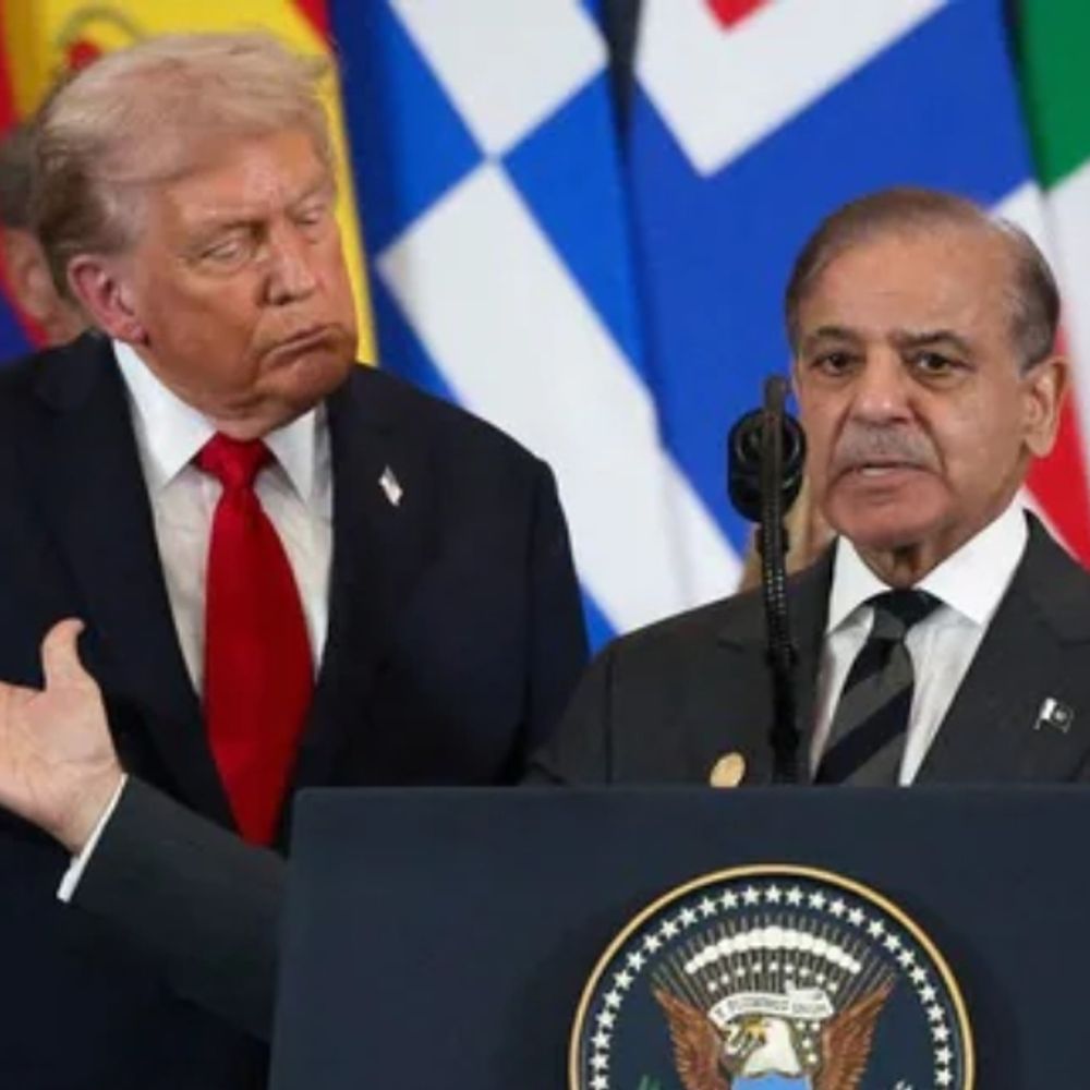 ट्रम्प की तारीफ करने पर पाकिस्तानी-PM अपने देश में ट्रोल:लोग बोले- शरीफ को चापलूसी का नोबेल दो, हमारे नेता इतने चाटुकार क्यों