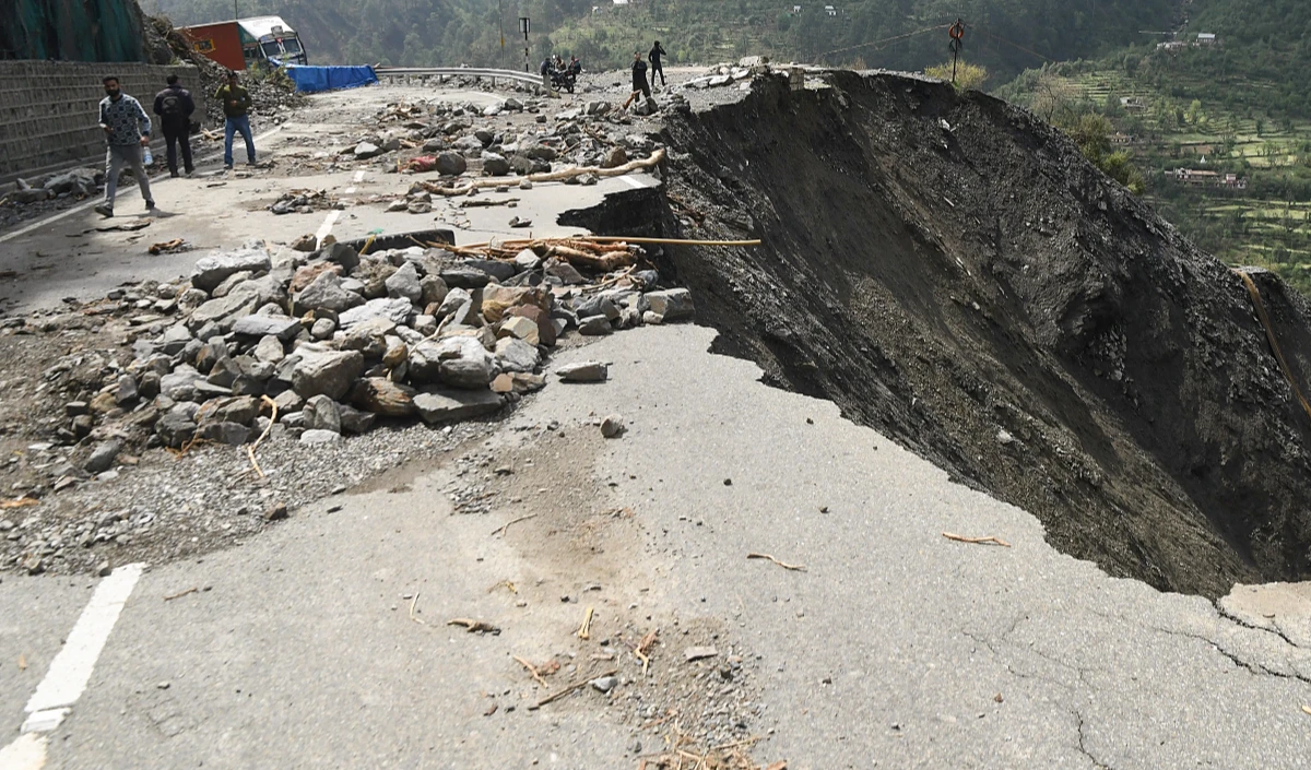 हिमाचल प्रदेश को चार साल में प्राकृतिक आपदाओं से 46,000 करोड़ रुपये का नुकसान: रिपोर्ट