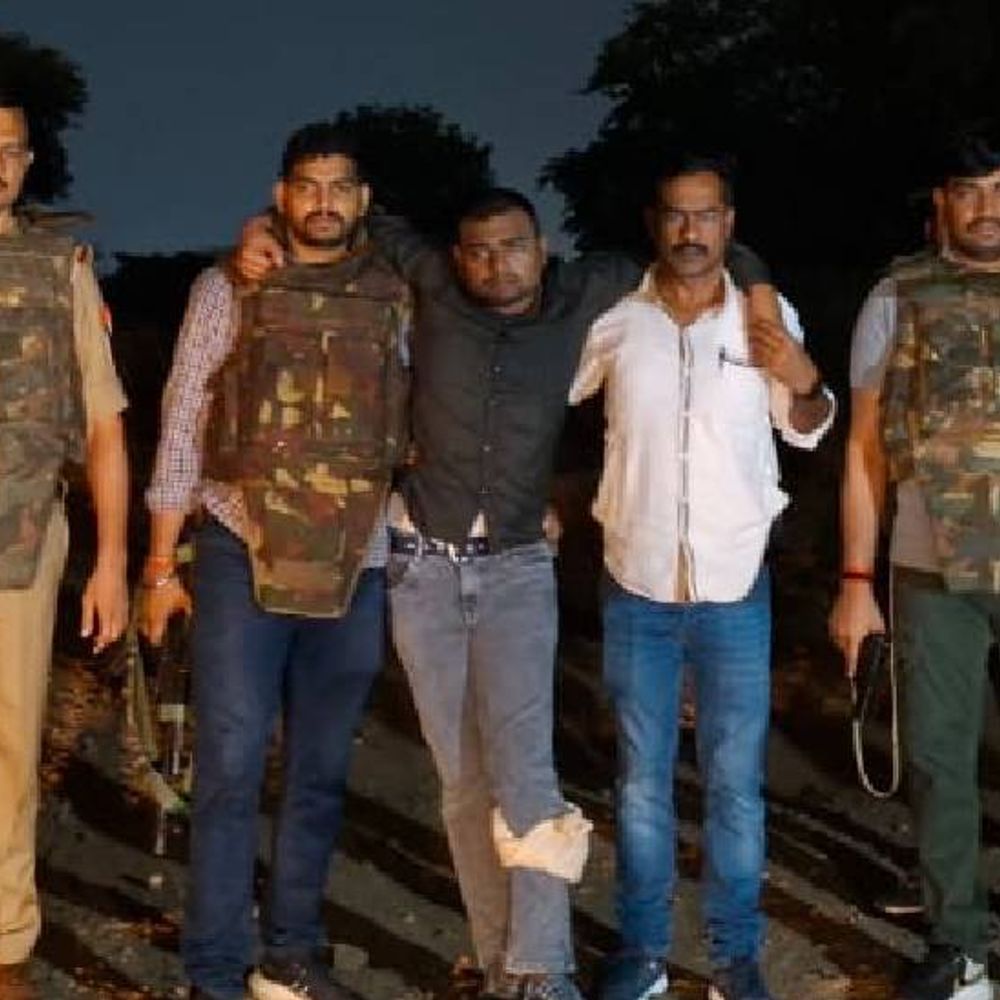 घर से बेदखल हुआ…फिर रेलवे के 70 लाख लेकर भागा:झांसी पुलिस ने मुठभेड़ में पैर में गोली मारी, मास्टरमाइंड भांजे का मामा भी अरेस्ट