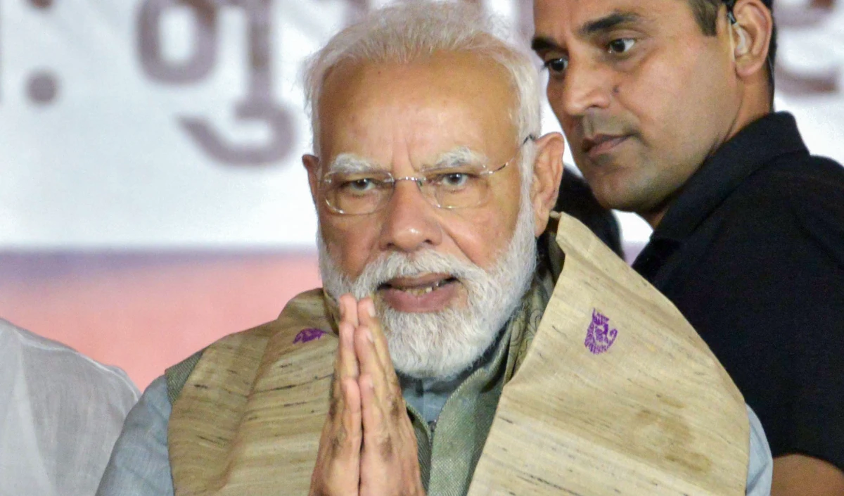 PM मोदी ने पाकिस्तान को ललकारा: ‘हमारी बेटियां लड़ाकू विमान उड़ा रही हैं, ये भारत की नई शक्ति!’