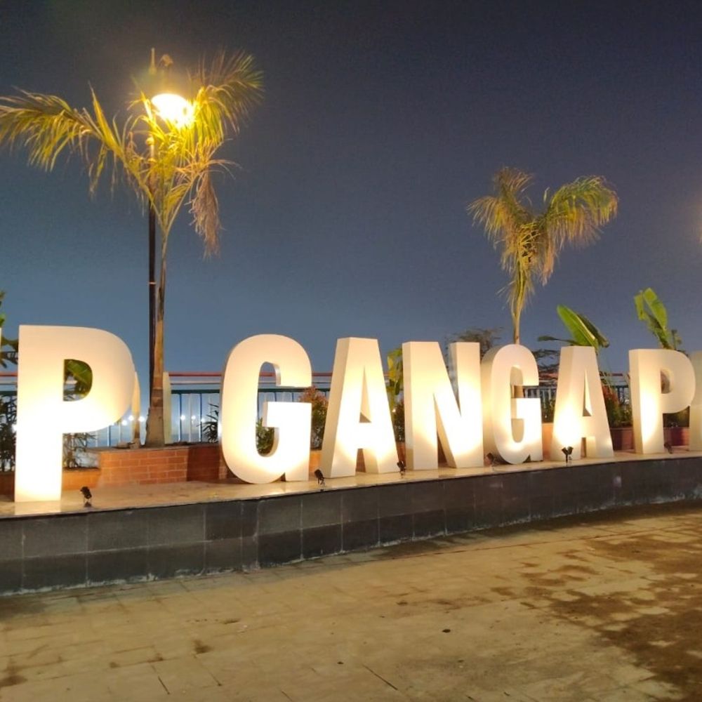 पटना में जेपी गंगा पथ पर सेल्फी प्वाइंट तैयार:लोगों की सैर के लिए गार्डन का दिया जा रहा लुक, 15 हजार सजावटी पौधे लगाए जा रहे