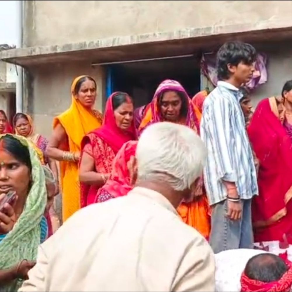 औरंगाबाद में पोखर में डूबकर किशोर की मौत:परिजनों के साथ घाट पर गया था;नहाने के दौरान हादसा,गोताखोरों ने 2 घंटे बाद बाहर निकाला