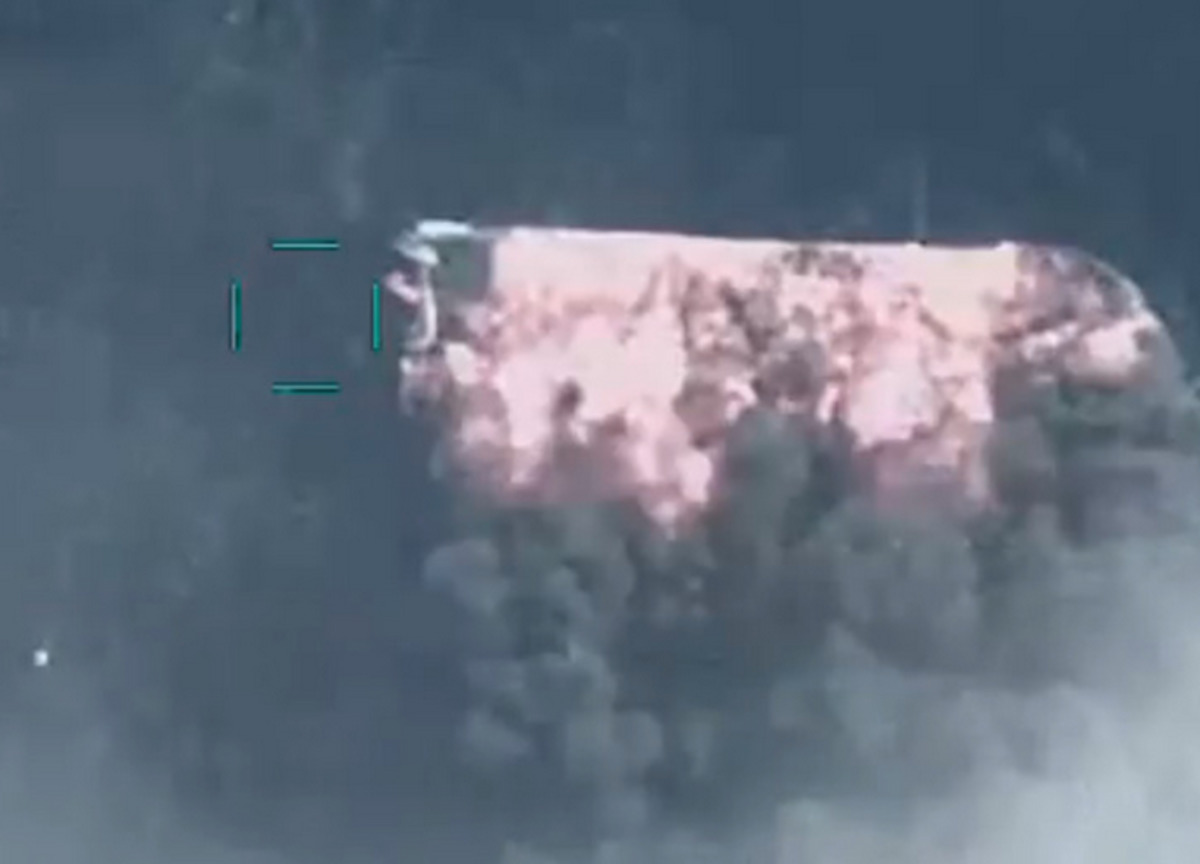 अमेरिका ने ड्रग्स से लदी नाव पर दागी मिसाइल, 3 नार्को-आतंकियों की मौत