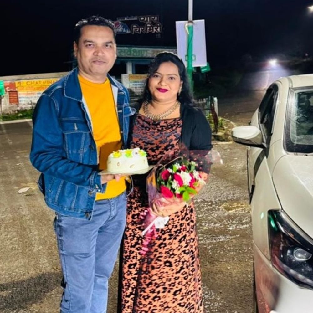 मंत्री के निज-सहायक की पत्नी का सड़क पर बर्थडे सेलिब्रेशन:छत्तीसगढ़ कांग्रेस ने उठाया सवाल- क्या नियम सिर्फ आम जनता के लिए है?