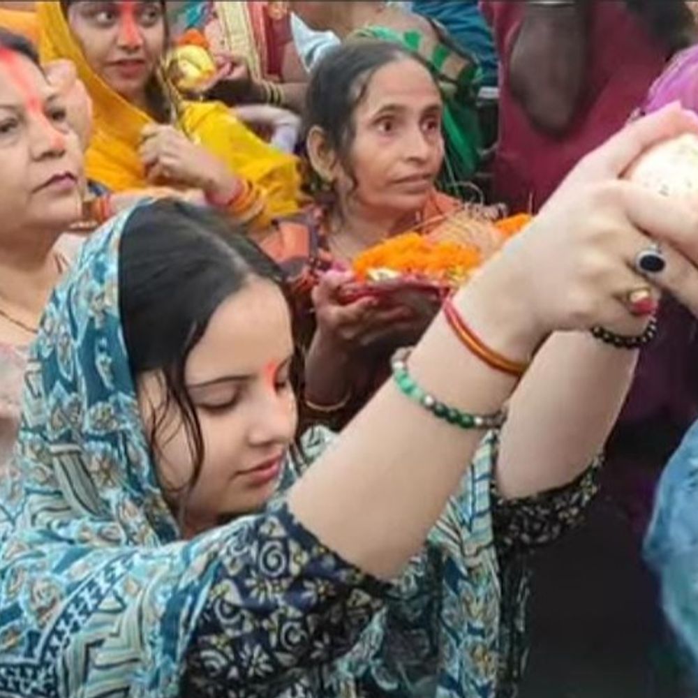 छठ महापर्व पर प्रयागराज में दिखी धूम…VIDEO:चार दिन का महापर्व, डूबते और उगते सूर्य को अर्घ देकर हुआ समापन