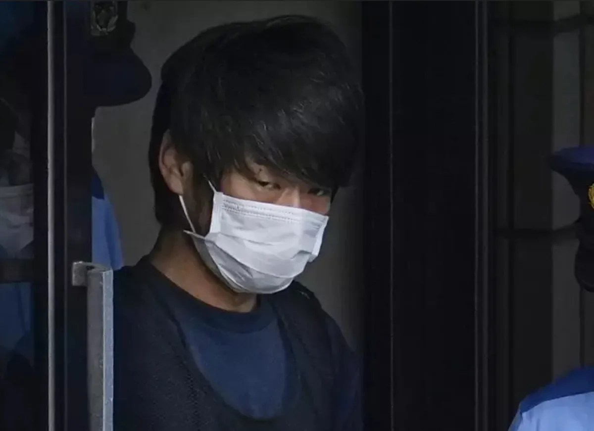 पूर्व जापानी पीएम शिंज़ो आबे के हत्यारे ने कोर्ट में कबूली हत्या की बात, बताई यह वजह…