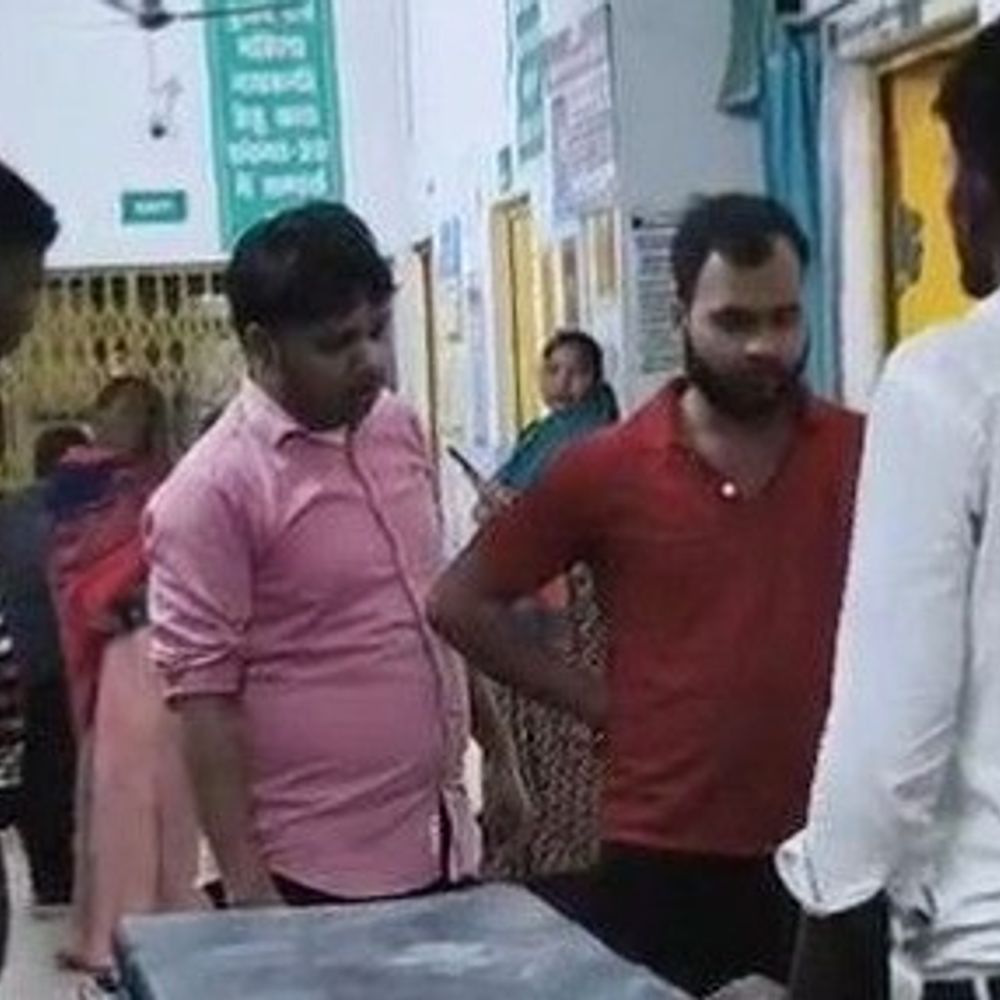 लखनऊ में ट्रैक्टर-ट्रॉली ने बाइक सवार 3 युवकों को रौंदा:2 की मौत; एक की हालत गंभीर, दोस्त को घर छोड़ने जा रहे थे