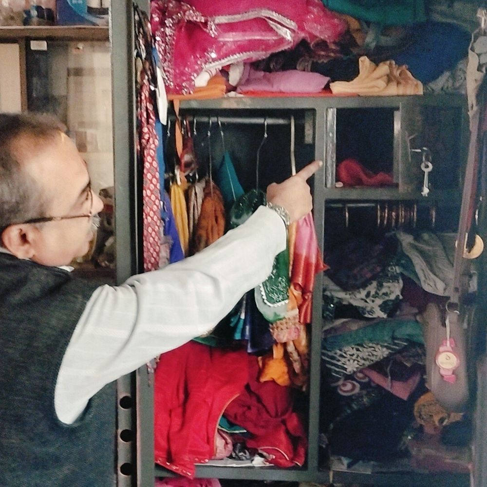 महिला कांग्रेस नेत्री के घर लाखों की चोरी:जमशेदपुर के सोनारी में हुई घटना, पूरी वारदात सीसीटीवी कैमरे में हुई कैद