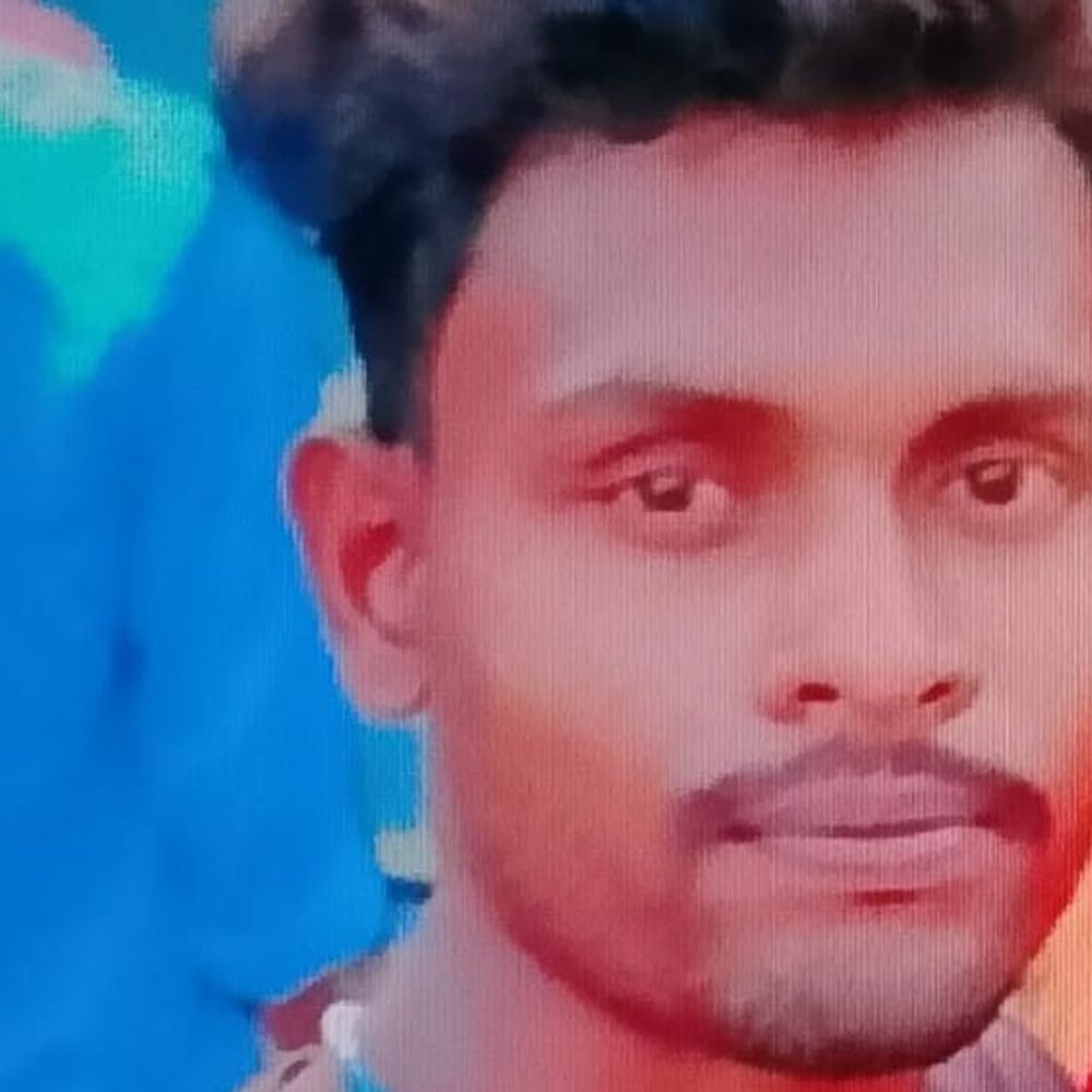 गोड्‌डा में शादी के 20 दिन बाद युवक की मौत:ससुराल से लौटते वक्त अज्ञात गाड़ी ने बाइक को मारी टक्कर, हॉस्पिटल पहुंचने से पहले मौत