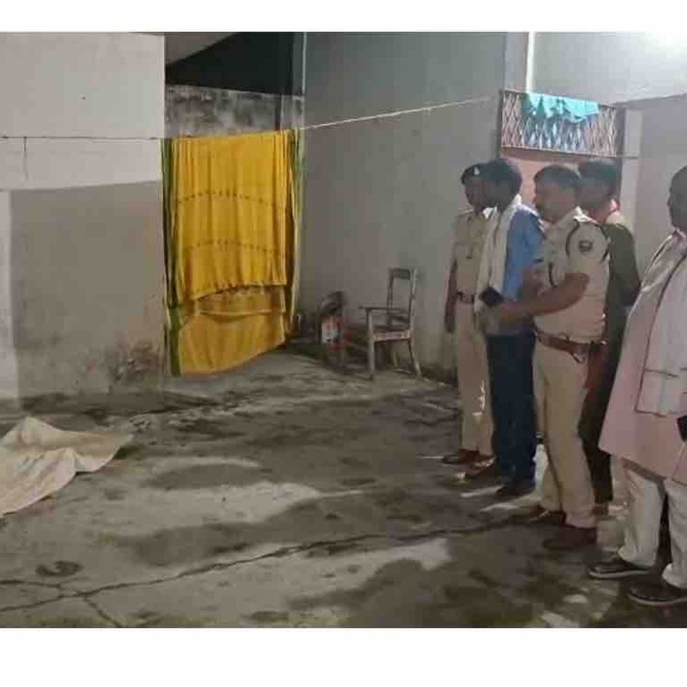 मोतिहारी में वृद्ध महिला की कुदाल से काटकर हत्या:4 महीने पहले हुए हत्याकांड का बदला, पोता-पोती के खिलाफ FIR था दर्ज