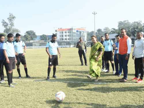 रजत जयंती पर फुटबाल प्रतियोगिता का शुभारम्भ:12 जिलों समेत 16 टीमें ले रहीं हिस्सा, खेल मंत्री आर्या बोलीं- अब खेलभूमि भी बनेगी देवभूमि